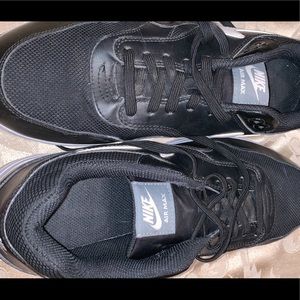 Nike Shoes - Nike Air Max Shoes Nike Shoes - Nike Air Max Shoes